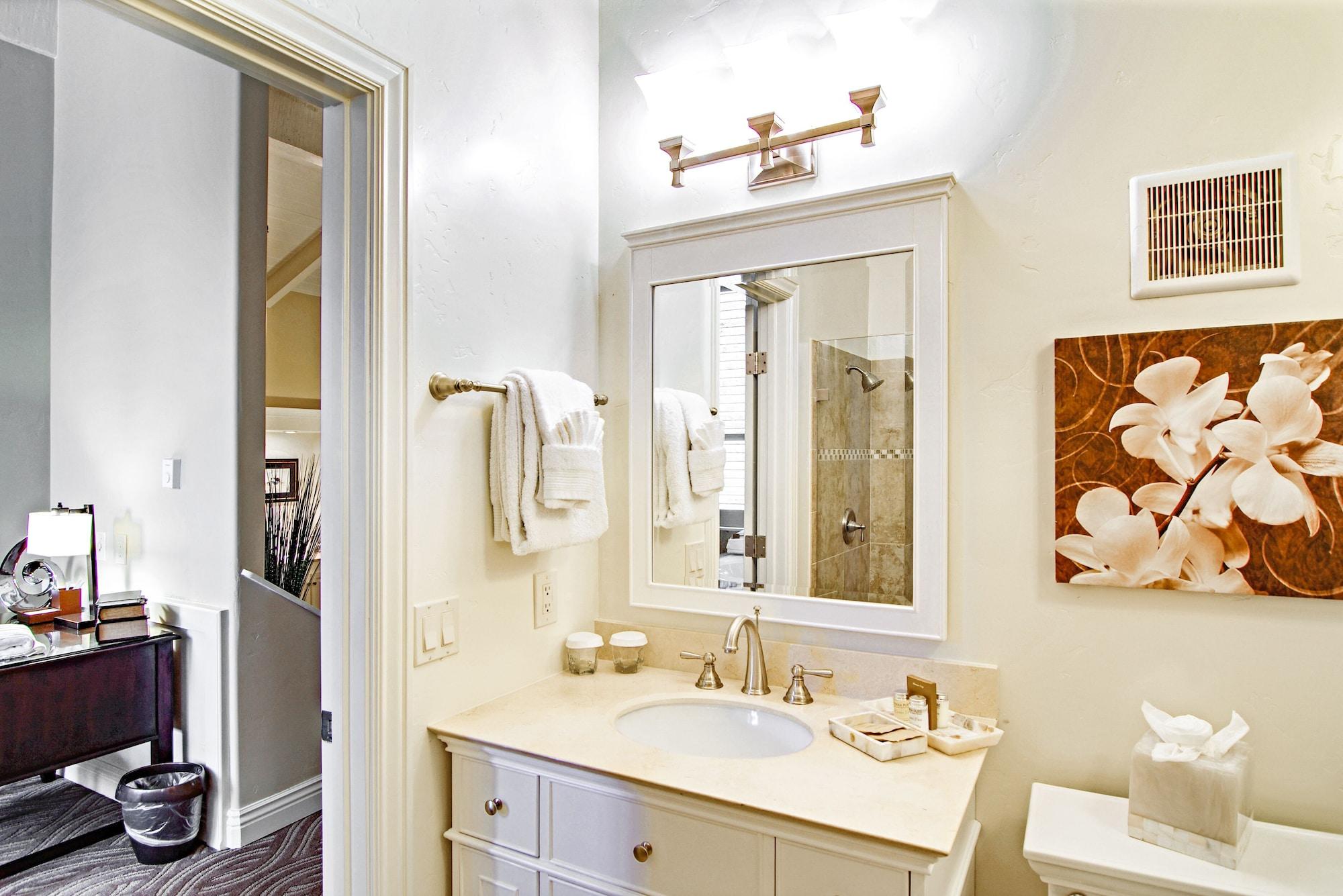 Carriage House Gasthof 4*