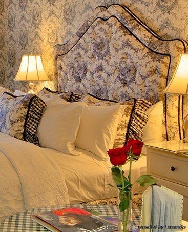Carriage House 4*