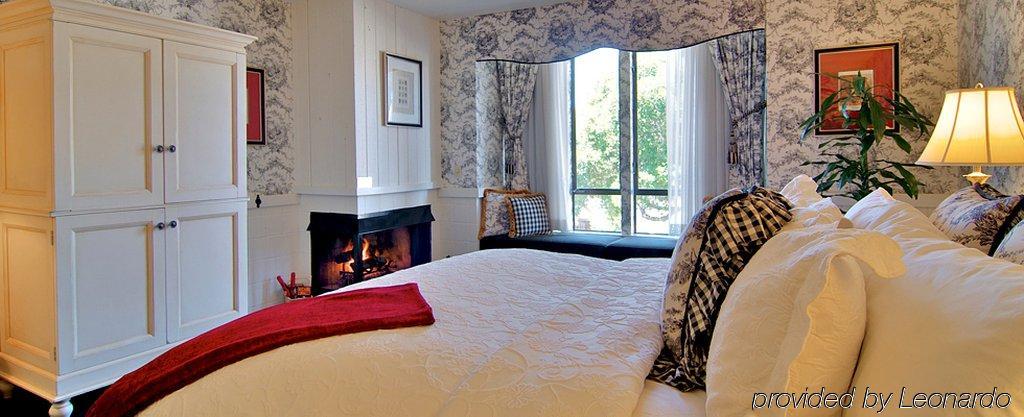 Carriage House 4*