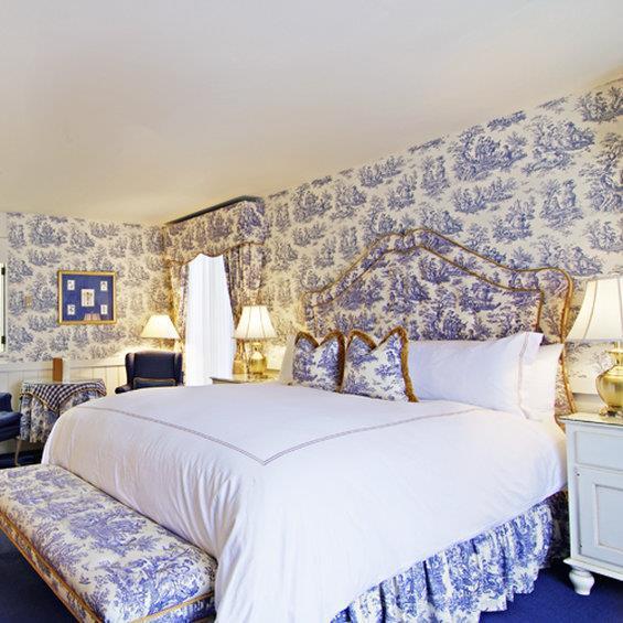Carriage House Inn