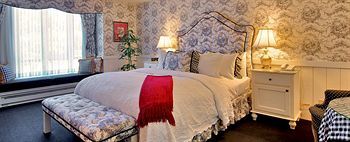 Carriage House Inn